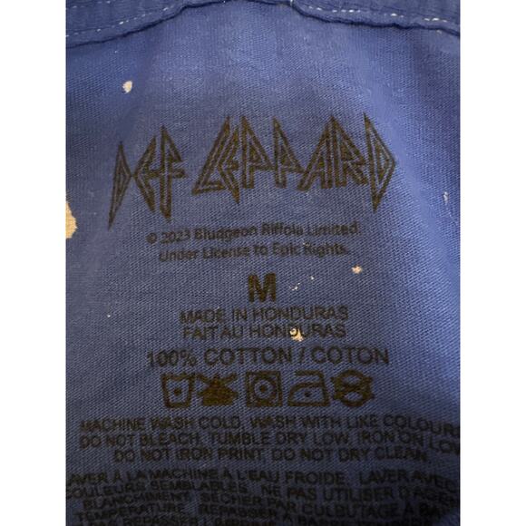 Def Leppard Graphic Print Tee Shirt Size MEDIUM New without tags - Picture 4 of 4